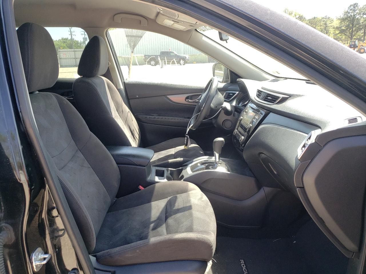 Photo 5 from auction – 2015 NISSAN ROGUE S with VIN KNMAT2MT2FP530031