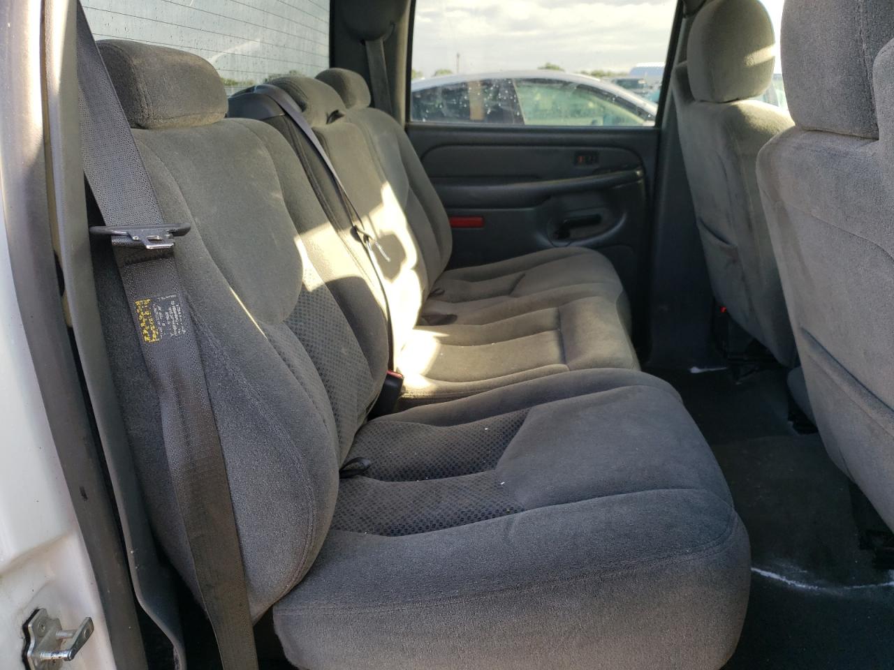 Photo 6 from auction – 2005 CHEVROLET SILVERADO with VIN 2GCEC13T151299521