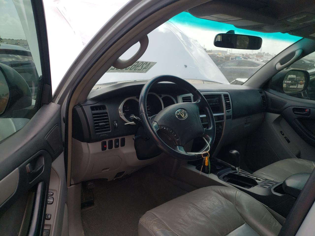 Photo 9 from auction – 2005 TOYOTA 4RUNNER SR with VIN JTEZU14R550054259