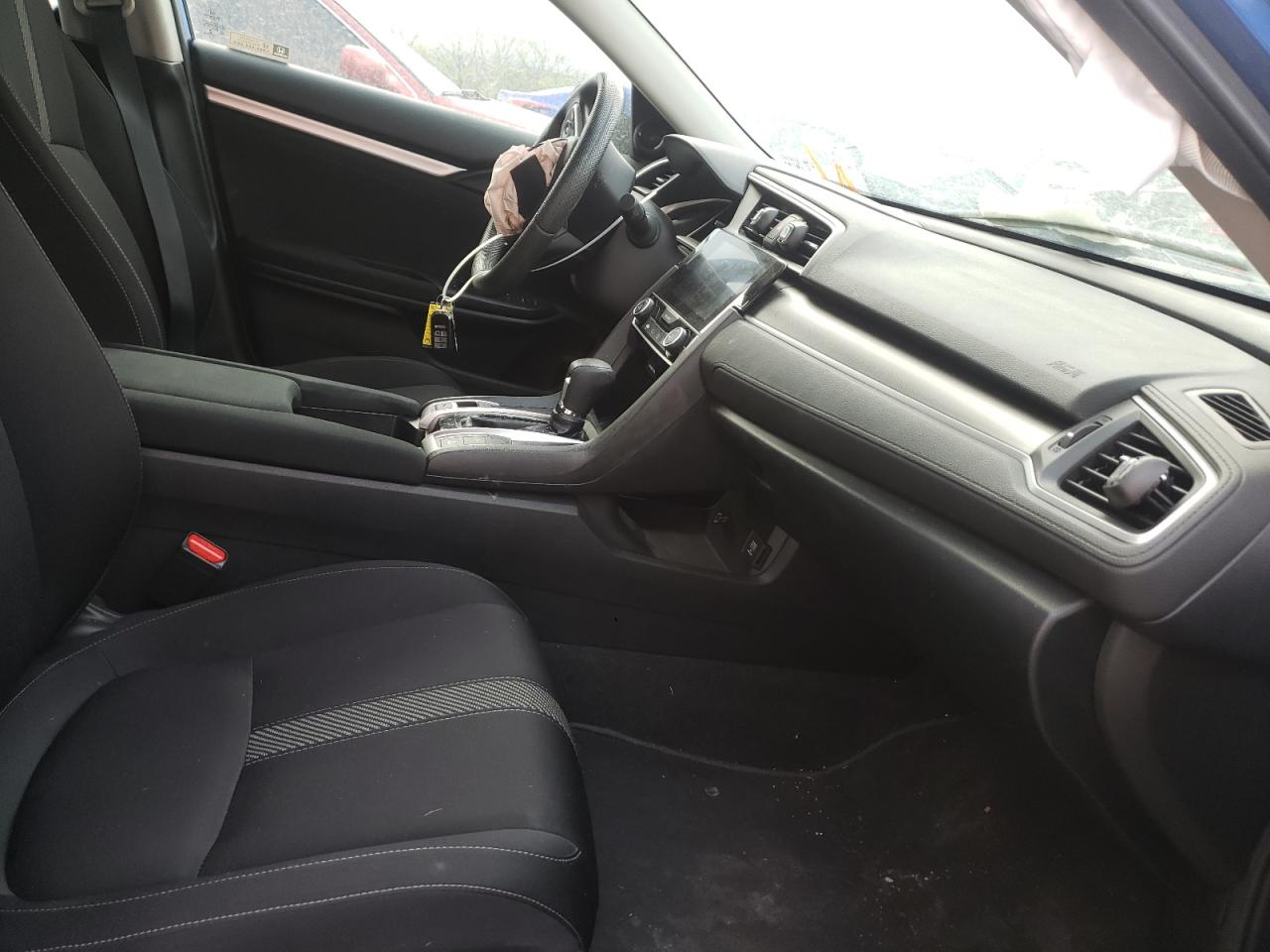 Photo 5 from auction – 2018 HONDA CIVIC EX with VIN 19XFC2F71JE035107