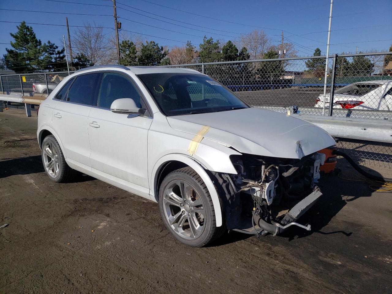 AUDI Q3 PREMIUM 2015 مع رقم تعريف المركبة WA1EFCFS4FR009054 - صورة من المزاد