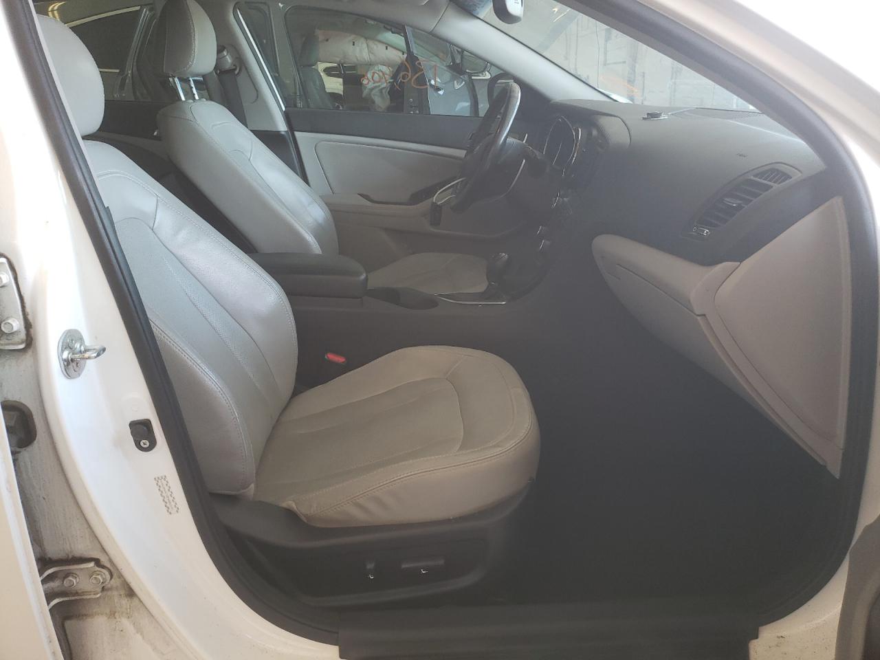 Photo 5 from auction – 2011 KIA OPTIMA EX with VIN KNAGN4A78B5086535