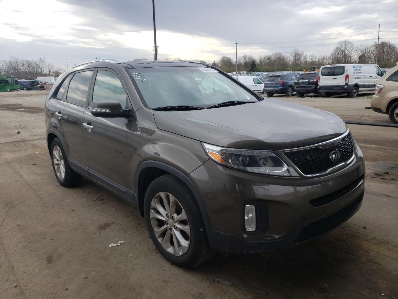 KIA SORENTO EX 2014 with VIN 5XYKU4A76EG431041 - Photo from auction