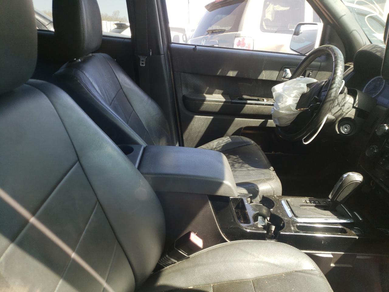 Photo 5 from auction – 2010 FORD ESCAPE LIM with VIN 1FMCU9EG2AKB55159