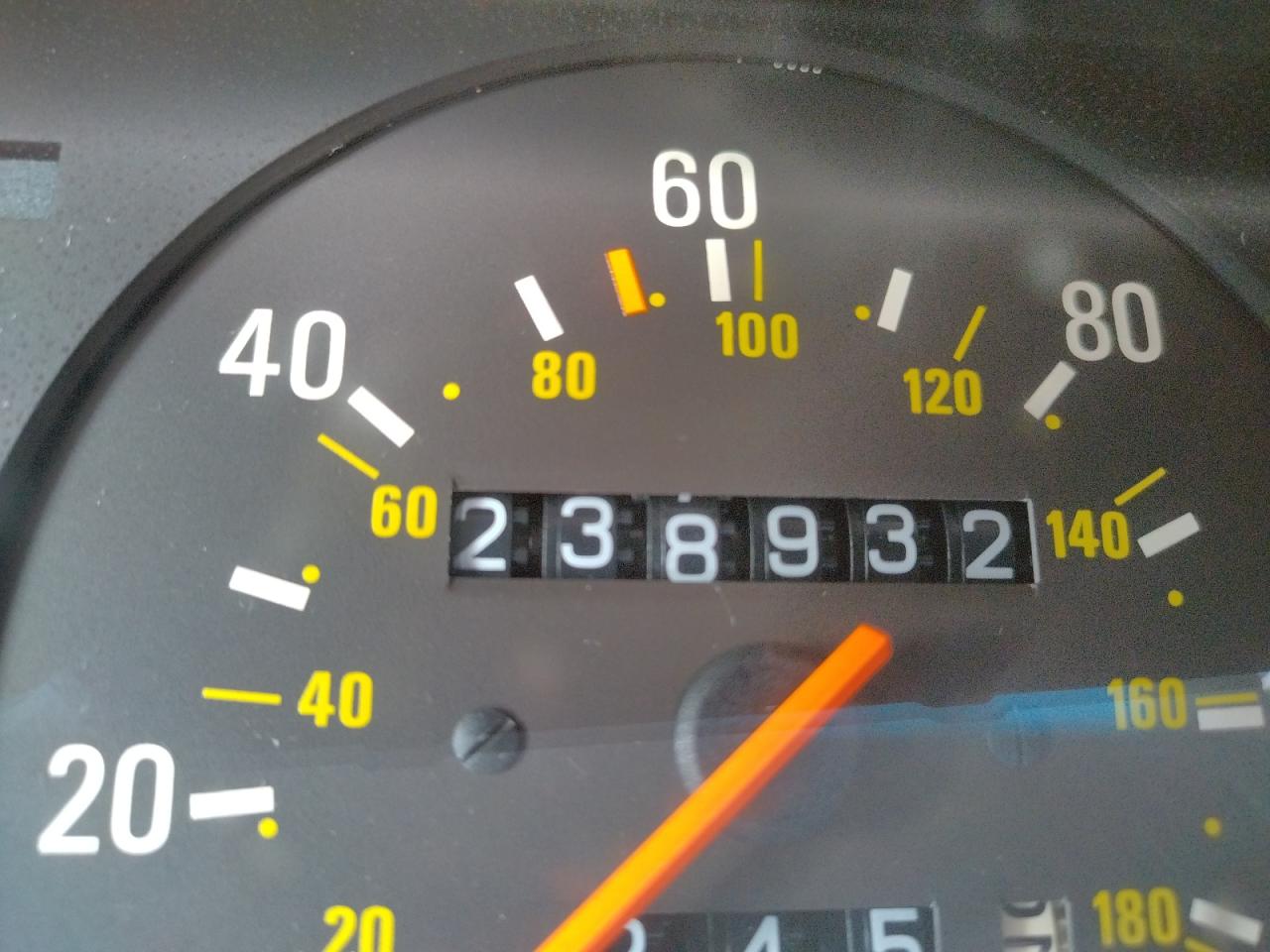 Photo 8 from auction – 1990 VOLVO 240 BASE with VIN YV1AA8846L1410379