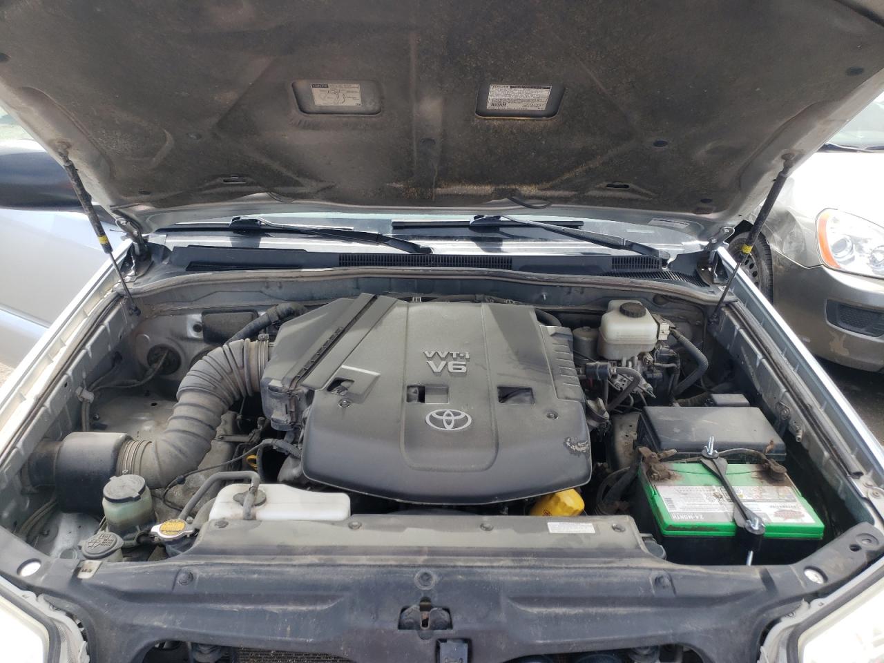 Photo 7 from auction – 2006 TOYOTA 4RUNNER SR with VIN JTEBU14R460098742