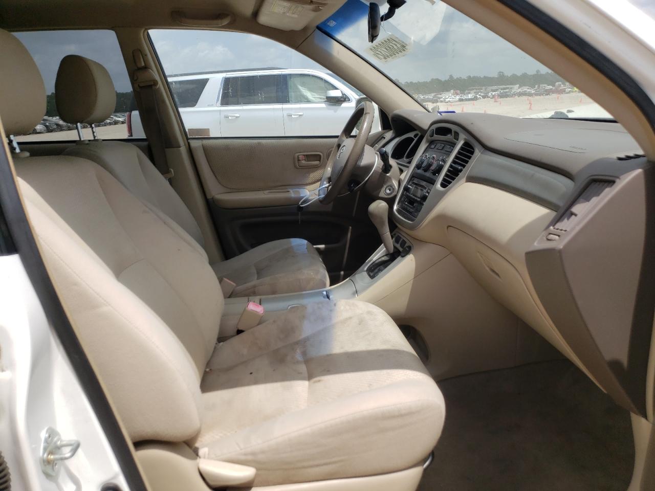 Photo 5 from auction – 2004 TOYOTA HIGHLANDER with VIN JTEDP21A040008620