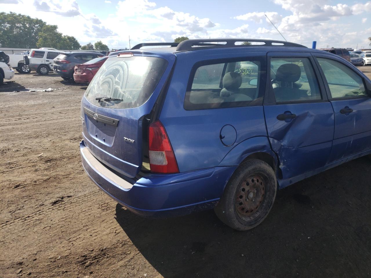 Photo 9 from auction – 2005 FORD FOCUS ZXW with VIN 1FAFP36N25W290231