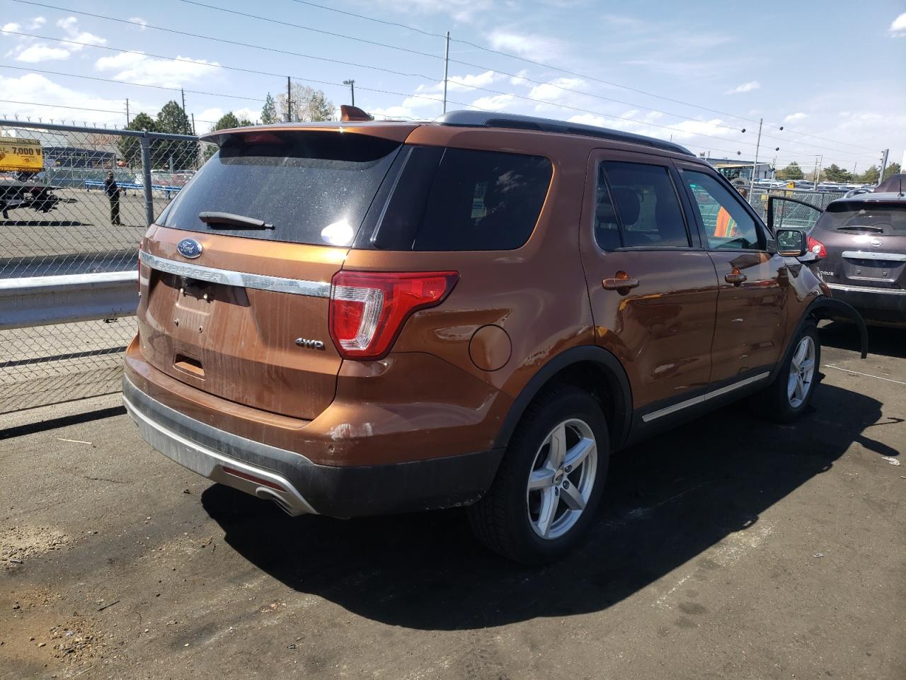 Photo 4 from auction – 2017 FORD EXPLORER X with VIN 1FM5K8D86HGD43599