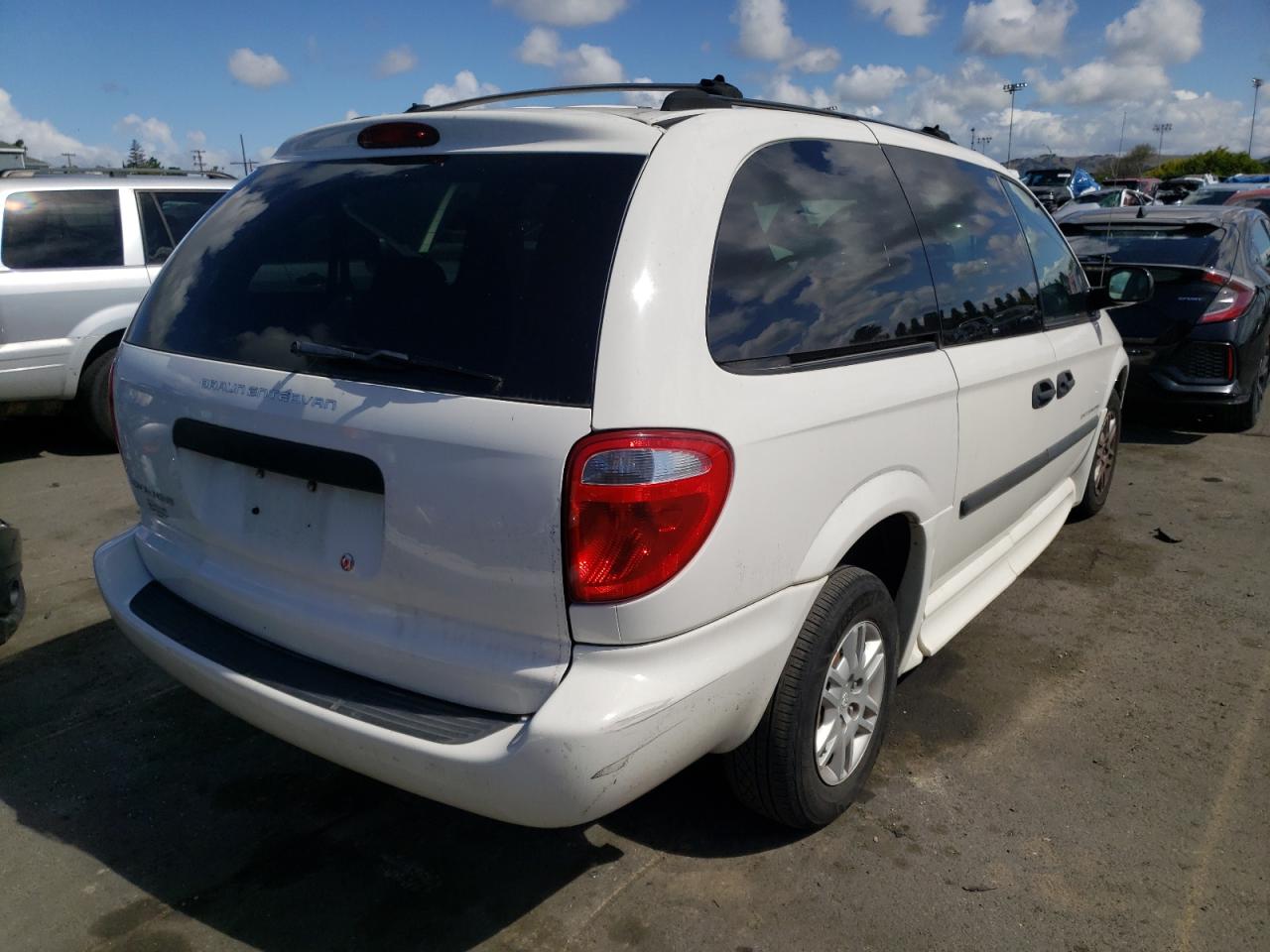 Photo 4 from auction – 2005 DODGE CARAVAN with VIN 1D4GP24R25B115079