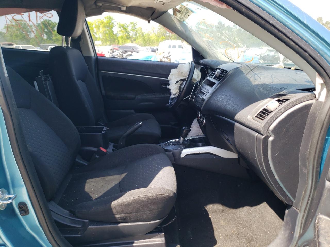 Photo 5 from auction – 2011 MITSUBISHI OUTLANDER with VIN JA4AR4AU4BZ023633