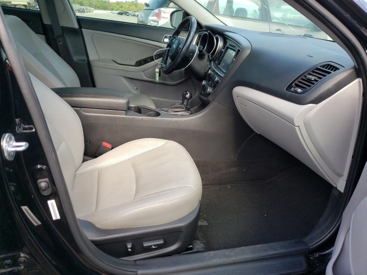 Photo 5 from auction – 2015 KIA OPTIMA EX with VIN 5XXGN4A74FG420189