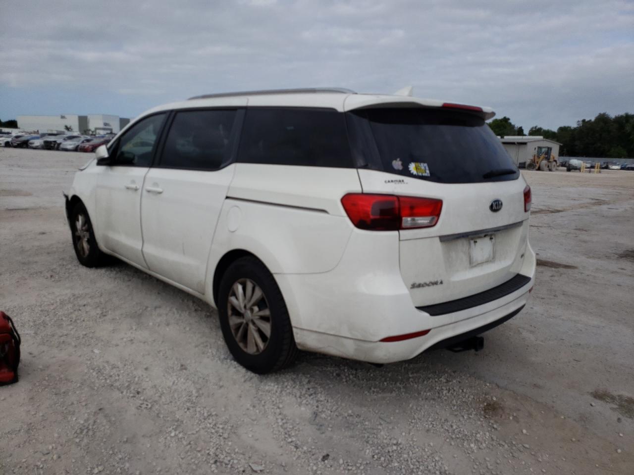 Photo 3 from auction – 2015 KIA SEDONA LX with VIN KNDMB5C11F6044348