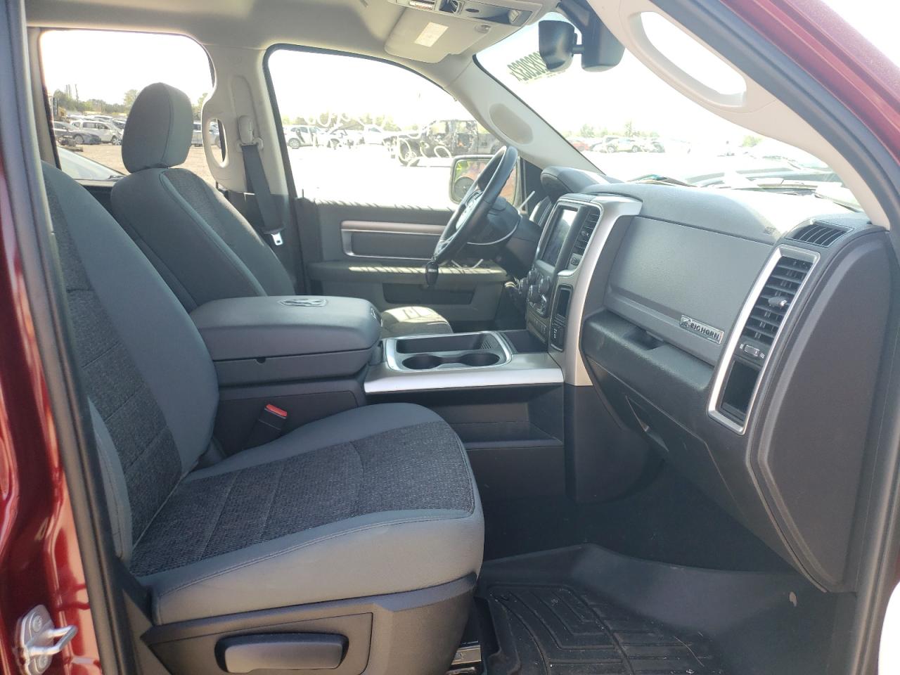 Photo 5 from auction – 2018 RAM 1500 SLT with VIN 1C6RR7GG7JS167798