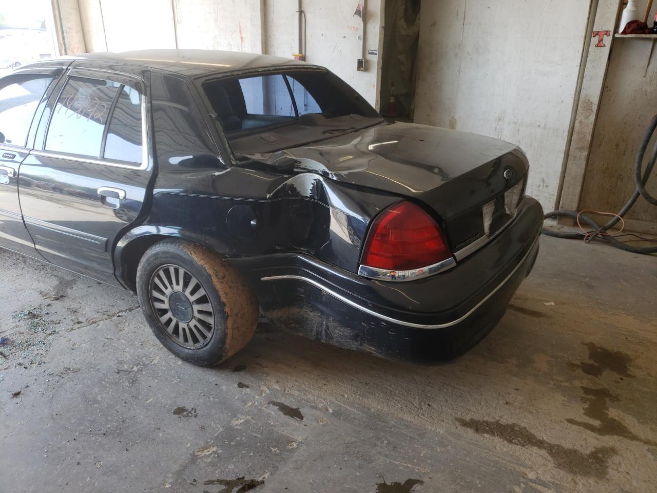 Photo 9 from auction – 2005 FORD CROWN VICT with VIN 2FAFP74WX5X129388