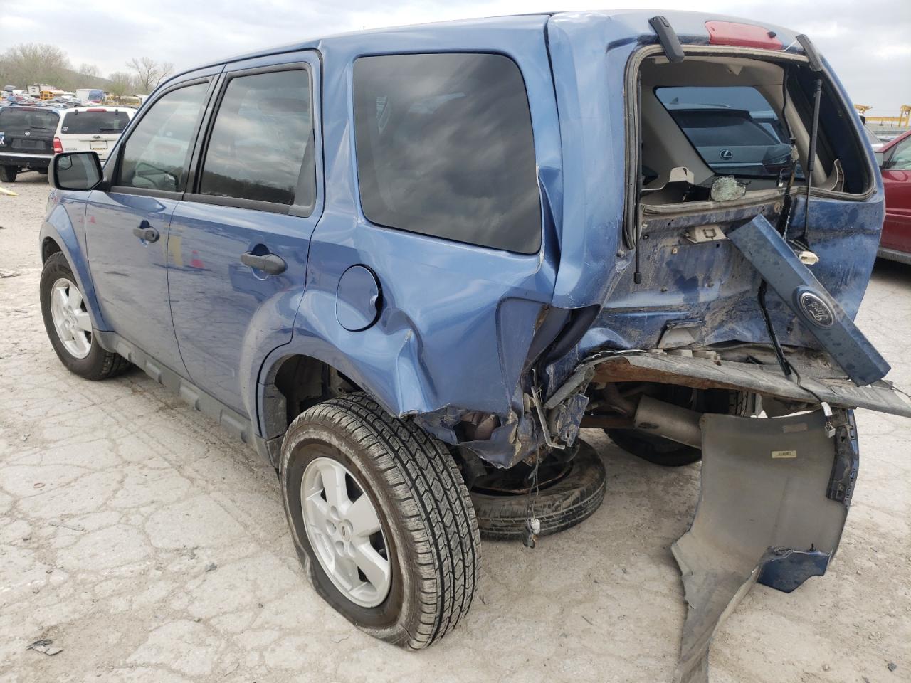 Photo 3 from auction – 2010 FORD ESCAPE XLS with VIN 1FMCU9C77AKD28029