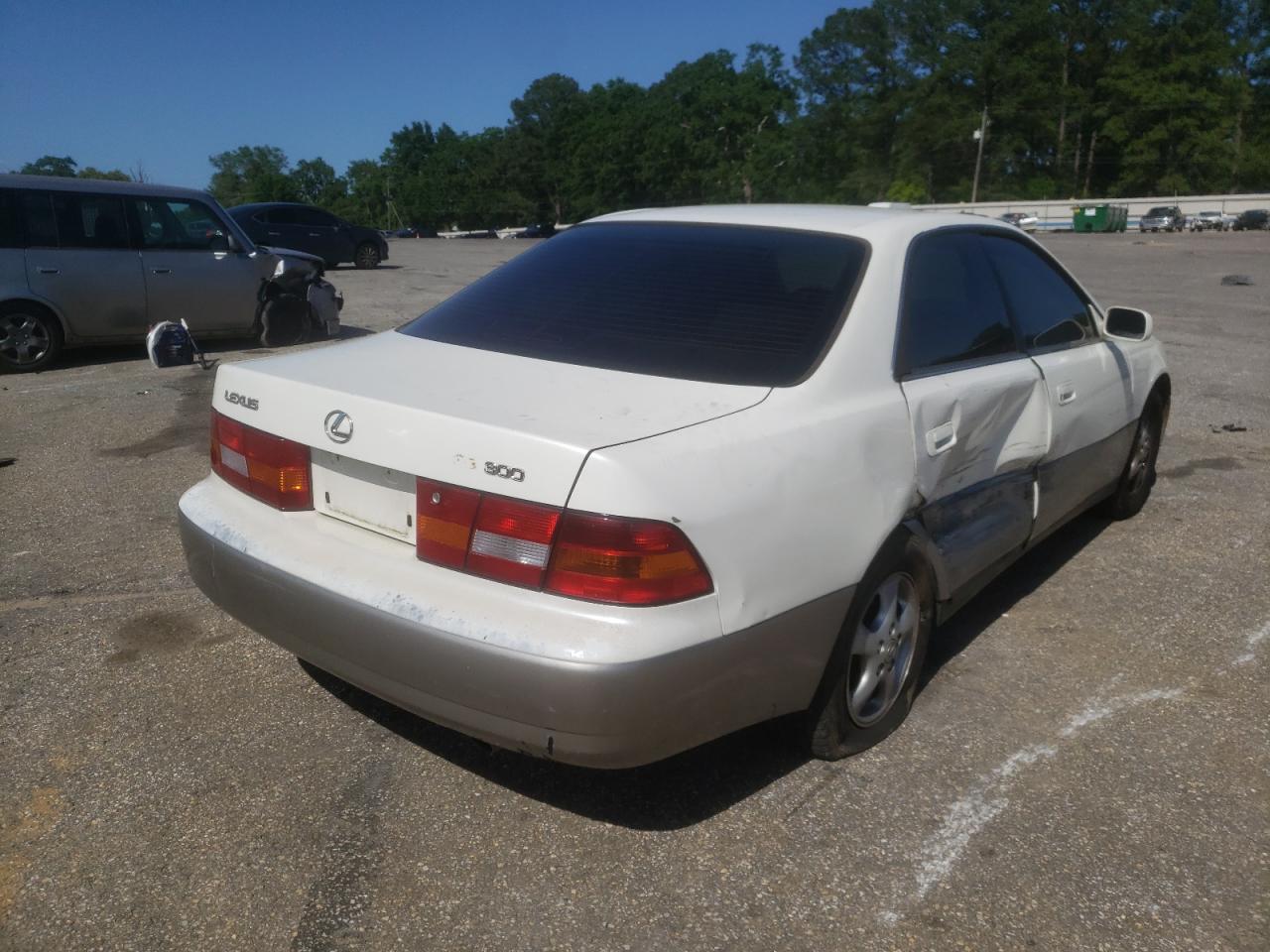 Photo 4 from auction – 1998 LEXUS ES 300 with VIN JT8BF28G2W5028073