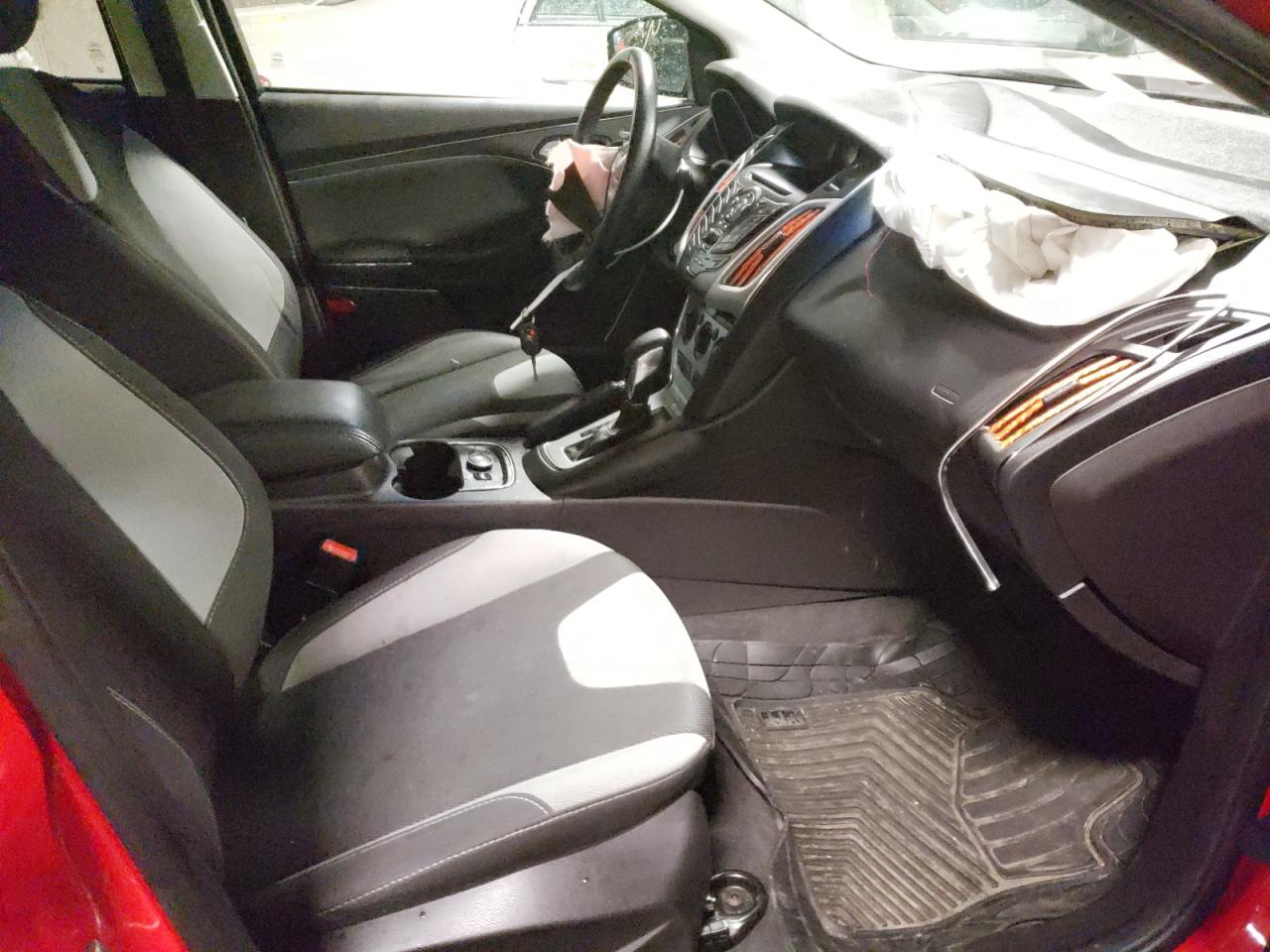 Photo 5 from auction – 2014 FORD FOCUS SE with VIN 1FADP3F22EL316518