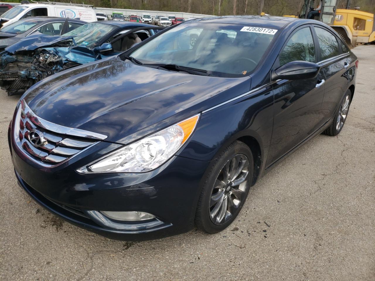 Photo 2 from auction – 2011 HYUNDAI SONATA SE with VIN 5NPEC4ACXBH065666