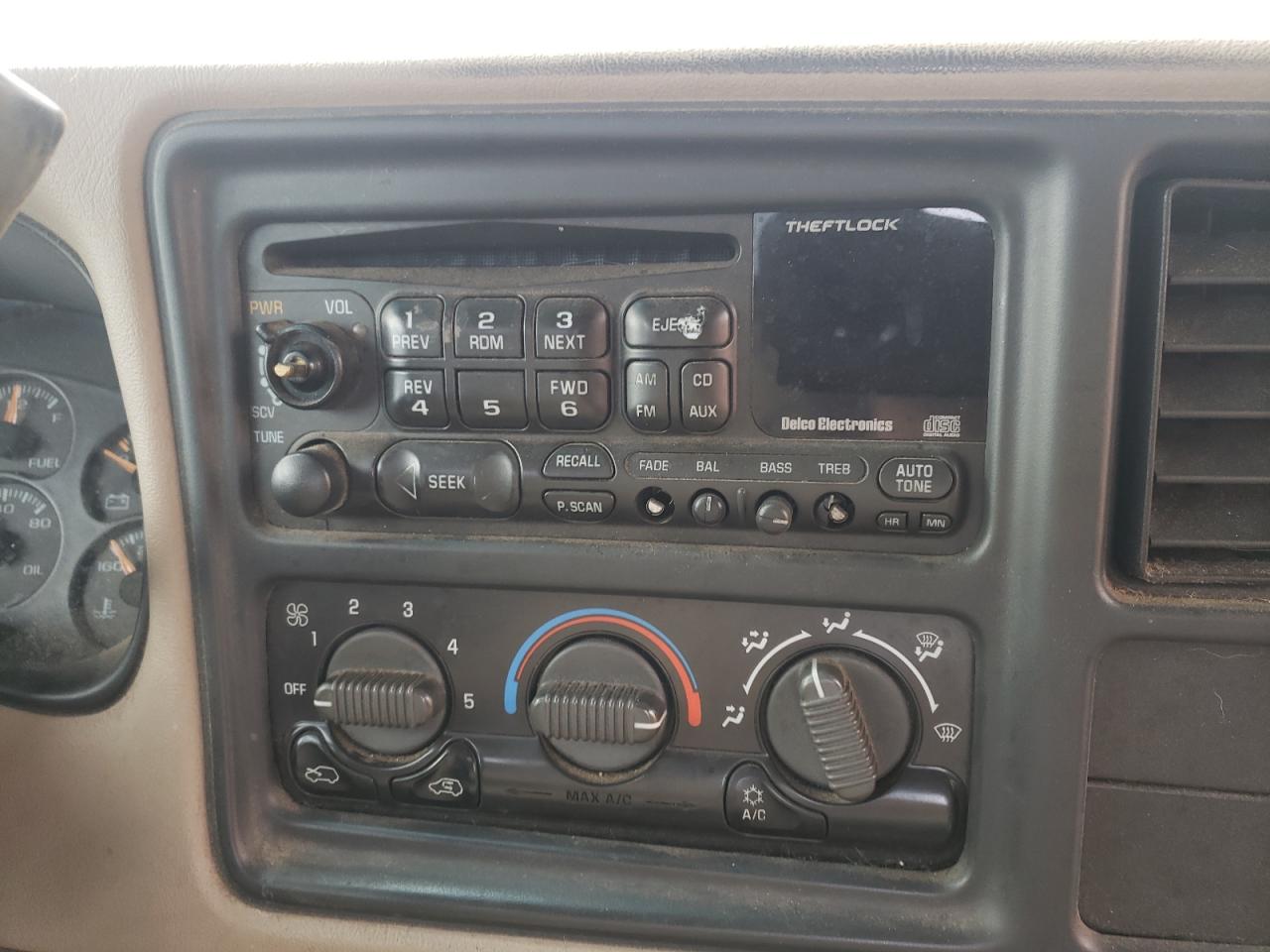 Photo 9 from auction – 2001 CHEVROLET SILVERADO with VIN 2GCEK19T511379800