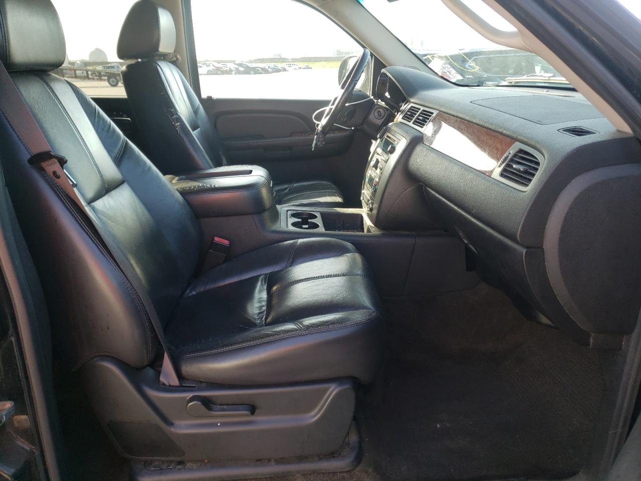 Photo 5 from auction – 2007 GMC YUKON with VIN 1GKFC13067R424831