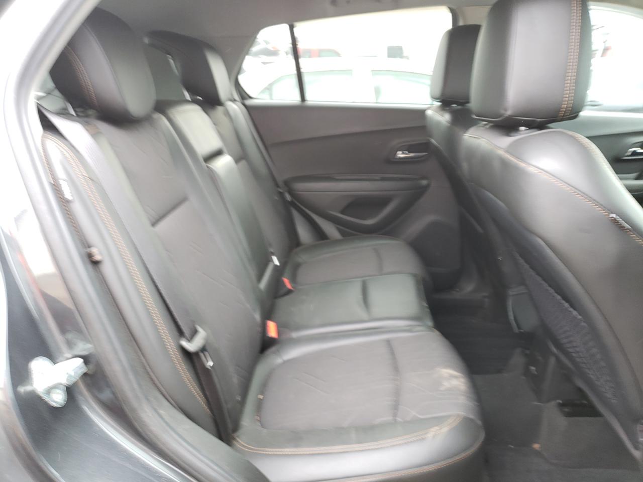 Photo 6 from auction – 2017 CHEVROLET TRAX 1LT with VIN 3GNCJPSB5HL252401