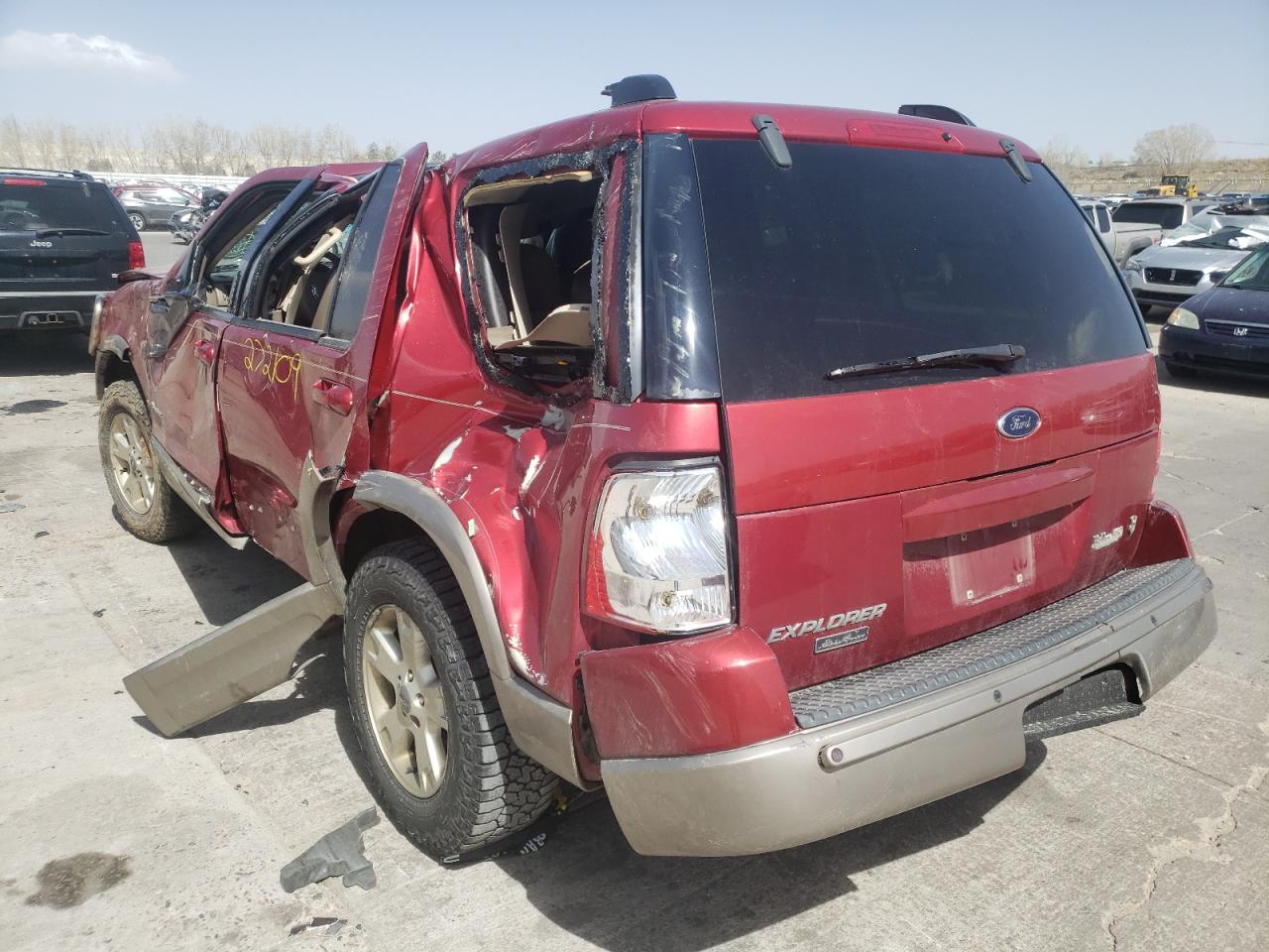 Photo 3 from auction – 2004 FORD EXPLORER E with VIN 1FMZU74W64ZA27073