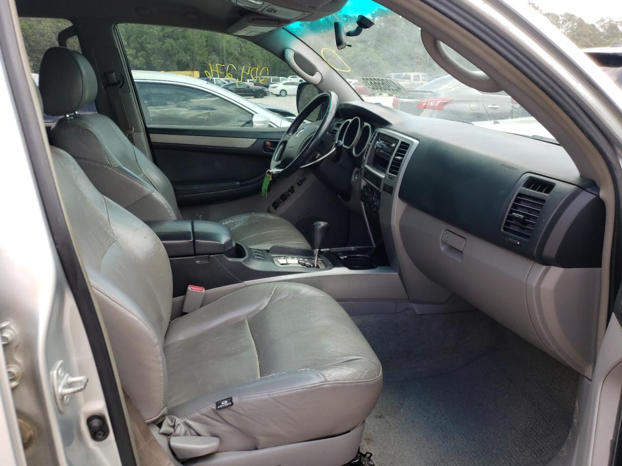 Photo 5 from auction – 2005 TOYOTA 4RUNNER SR with VIN JTEZU14R550054259