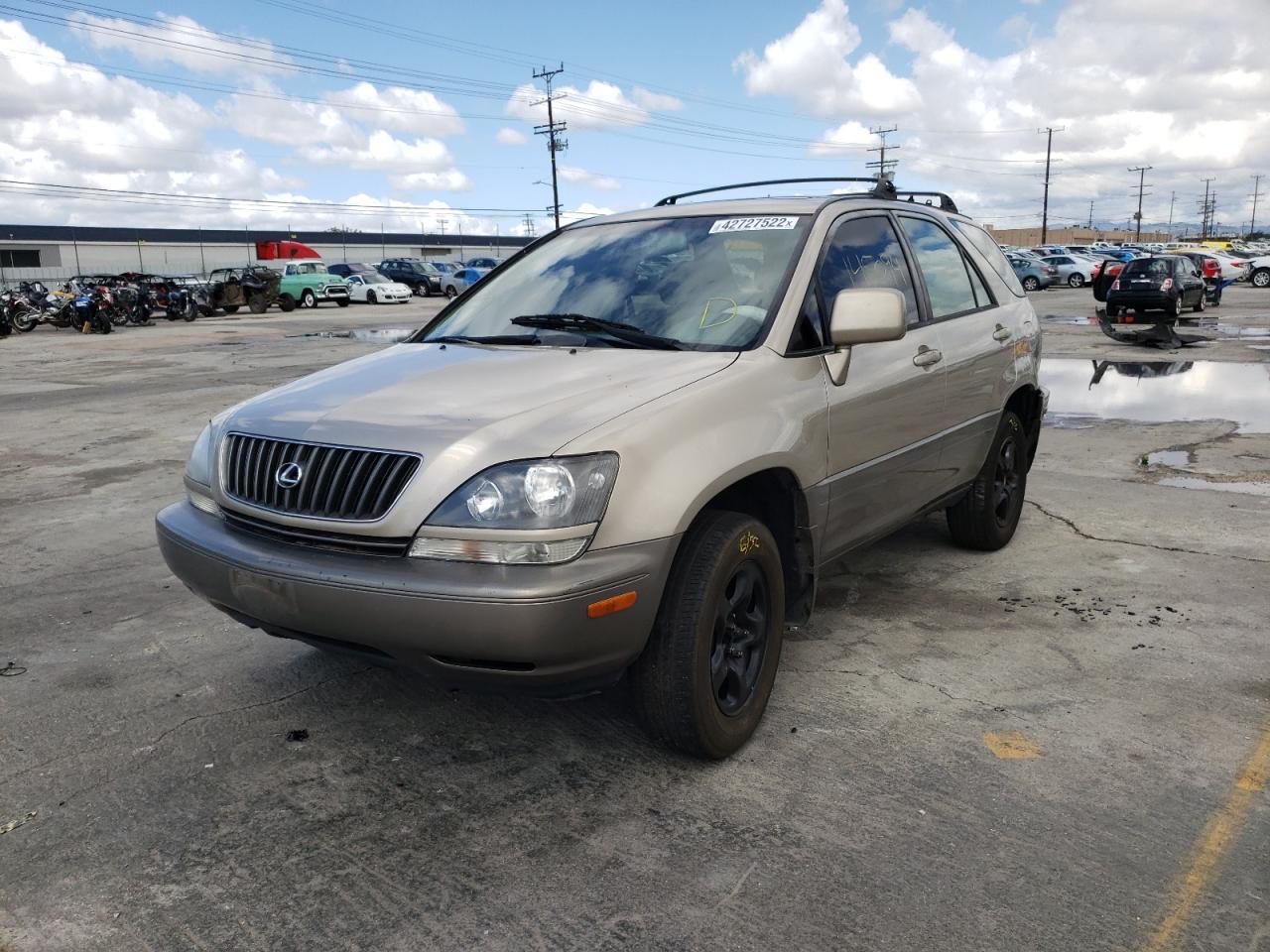 Photo 2 from auction – 1999 LEXUS RX 300 with VIN JT6HF10U8X0094009