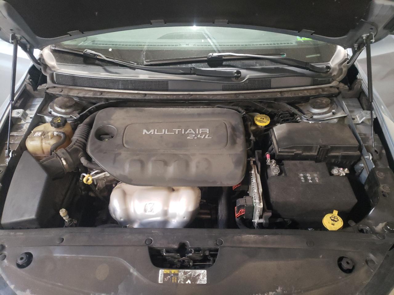 Photo 7 from auction – 2015 CHRYSLER 200 LIMITE with VIN 1C3CCCAB7FN709532