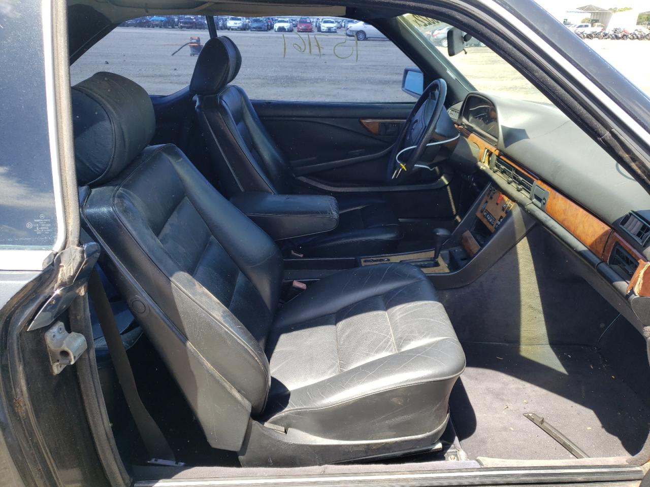 Photo 5 from auction – 1985 MERCEDES-BENZ 500 SEC with VIN WDBCA44D4FA134013