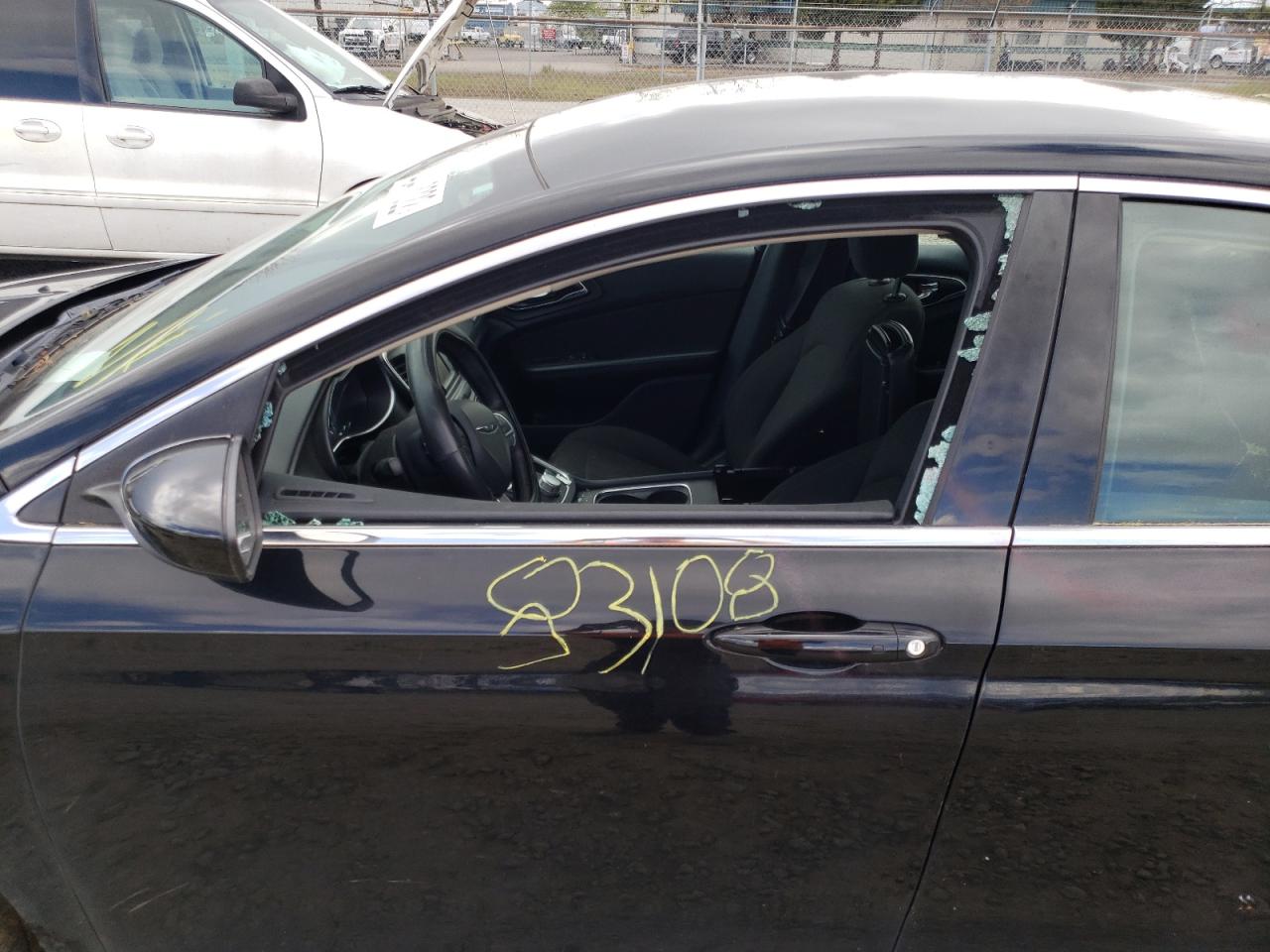 Photo 9 from auction – 2016 CHRYSLER 200 LIMITE with VIN 1C3CCCAB0GN155283