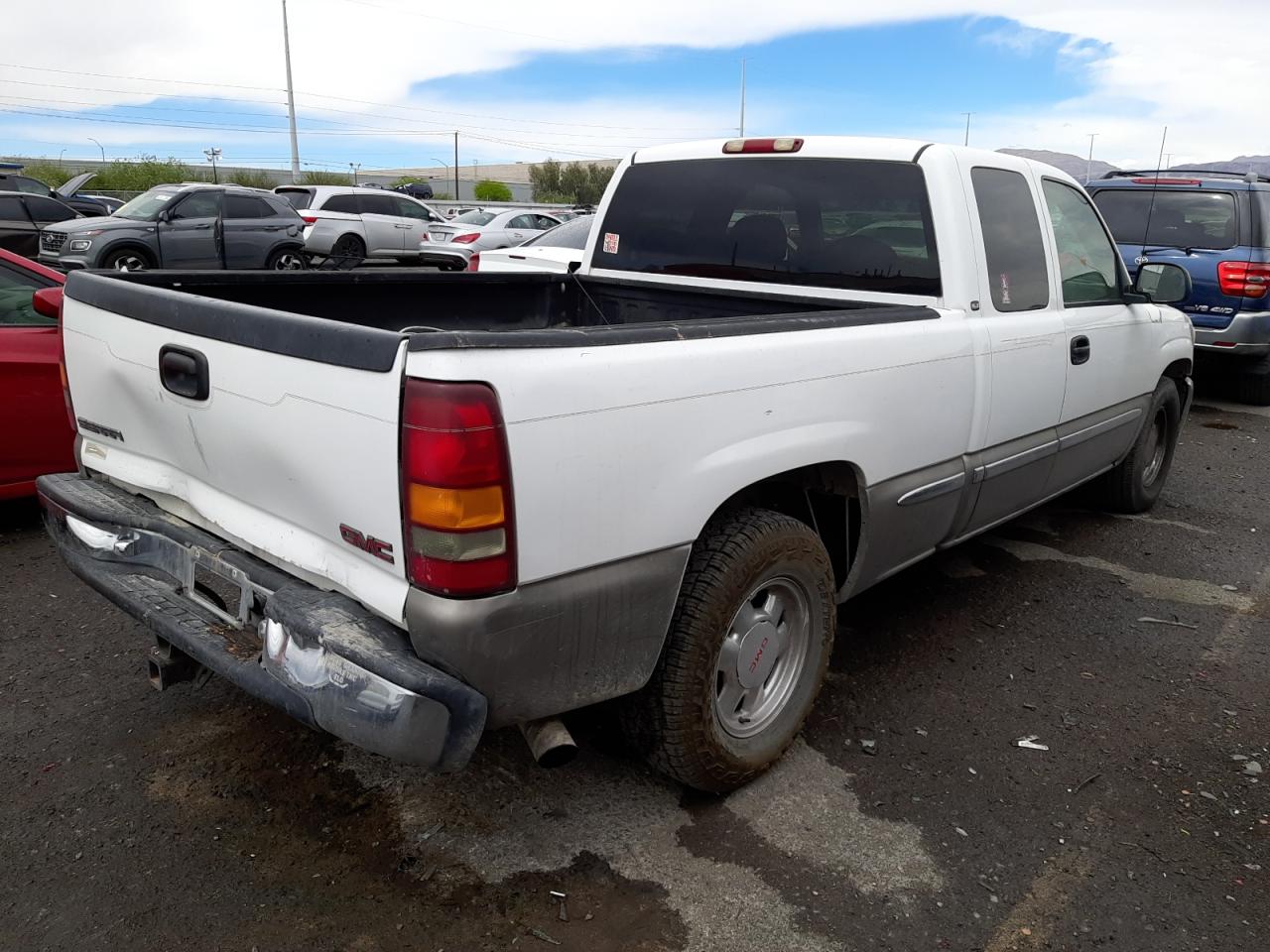 Фото 4 с аукциона – 2001 GMC NEW SIERRA с VIN 2GTEC19T311117836