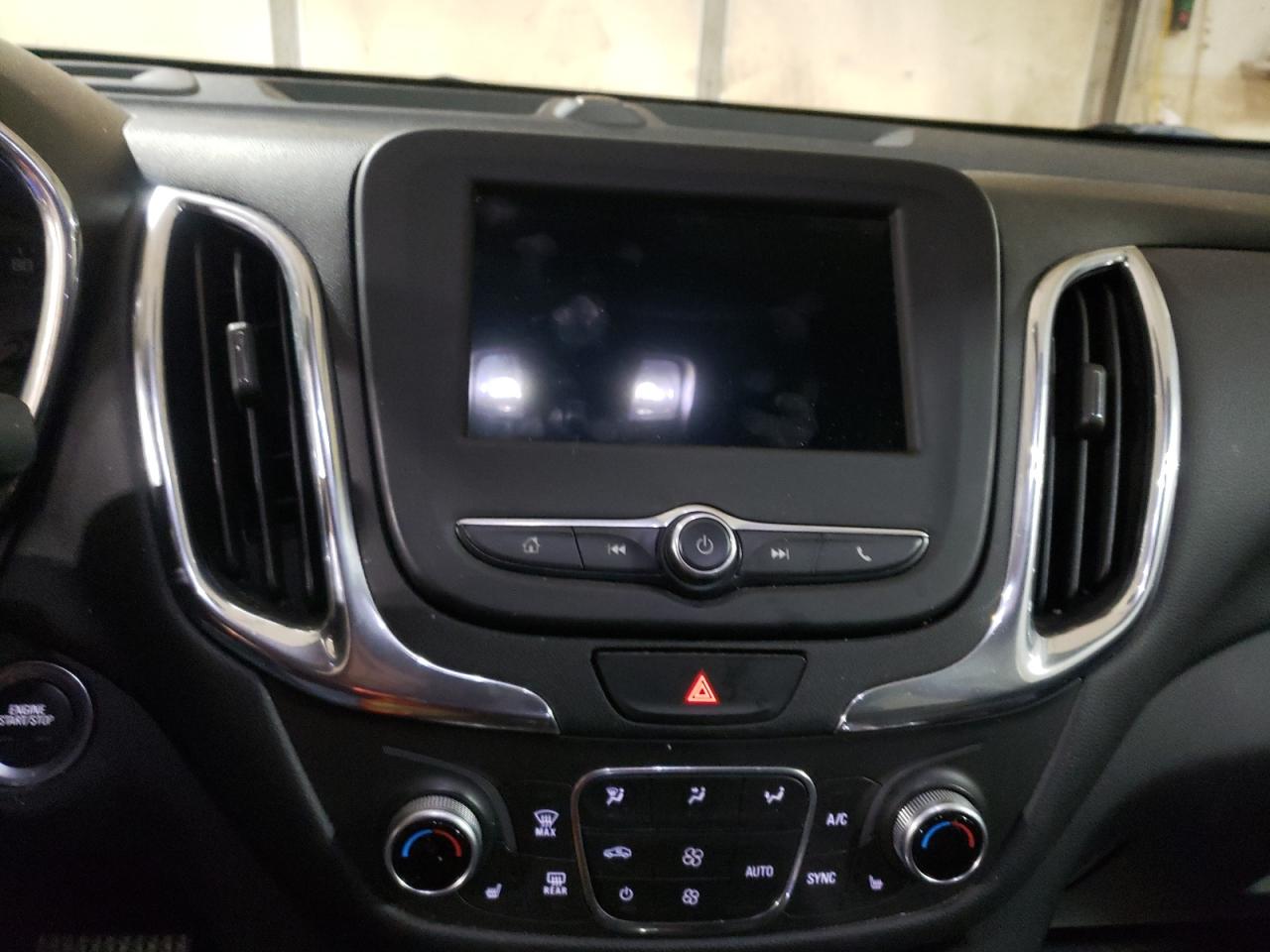 Photo 9 from auction – 2019 CHEVROLET EQUINOX LT with VIN 3GNAXTEV5KS600425