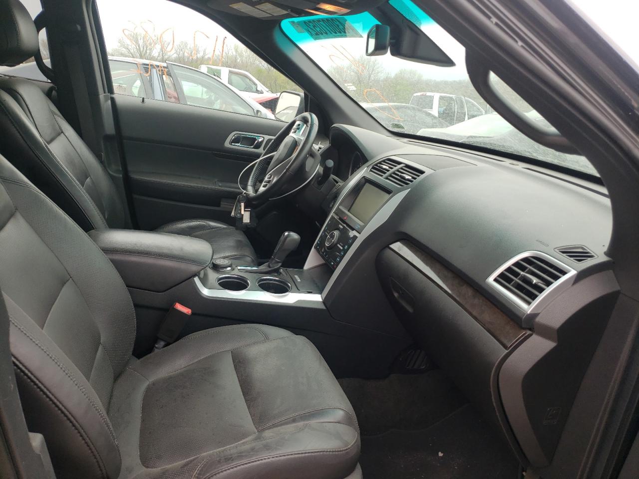 Photo 5 from auction – 2014 FORD EXPLORER L with VIN 1FM5K8F87EGB17256