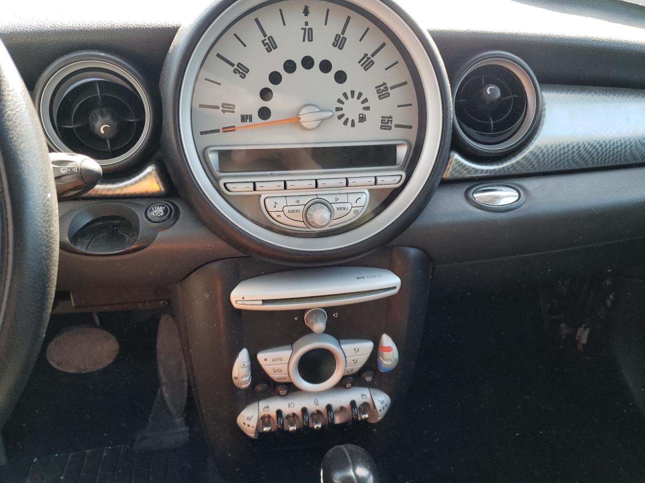 Photo 9 from auction – 2007 MINI COOPER with VIN WMWMF33547TT56109