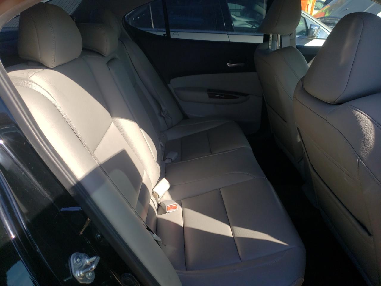 Photo 6 from auction – 2015 ACURA TLX with VIN 19UUB1F3XFA029383