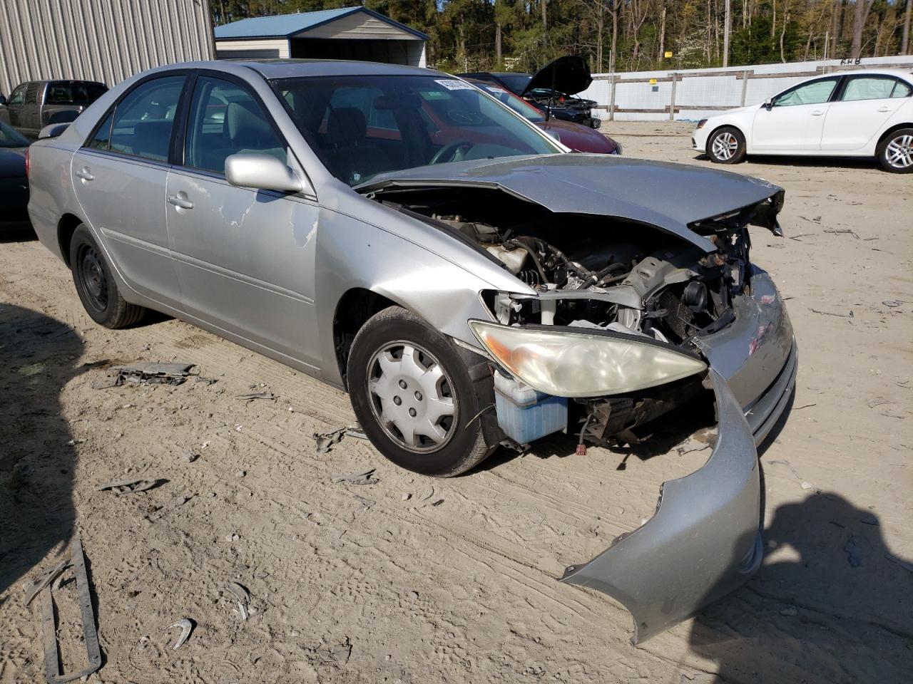 TOYOTA CAMRY LE 2004 with VIN 4T1BE32K64U814271 - Photo from auction