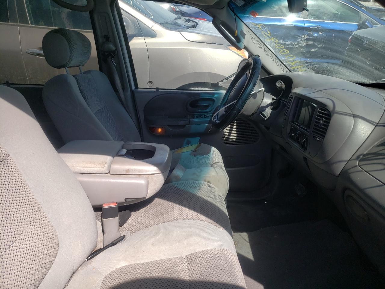 Photo 5 from auction – 2002 FORD F150 SUPER with VIN 1FTRW07L72KD88664