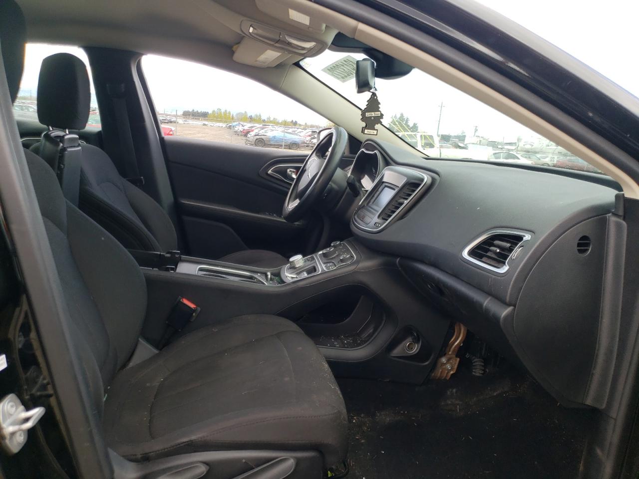 Photo 5 from auction – 2016 CHRYSLER 200 LIMITE with VIN 1C3CCCAB0GN155283