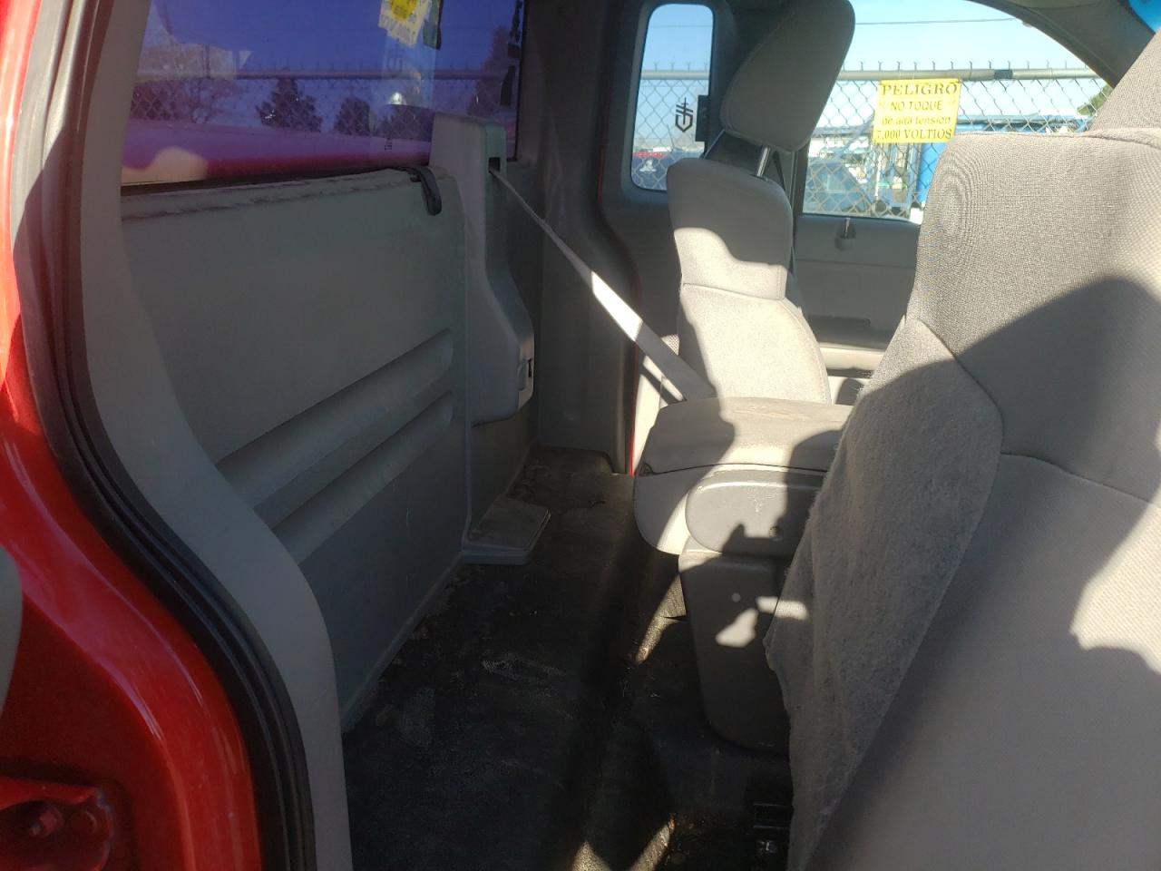 Photo 6 from auction – 2006 FORD F150 with VIN 1FTRF12256NA84726