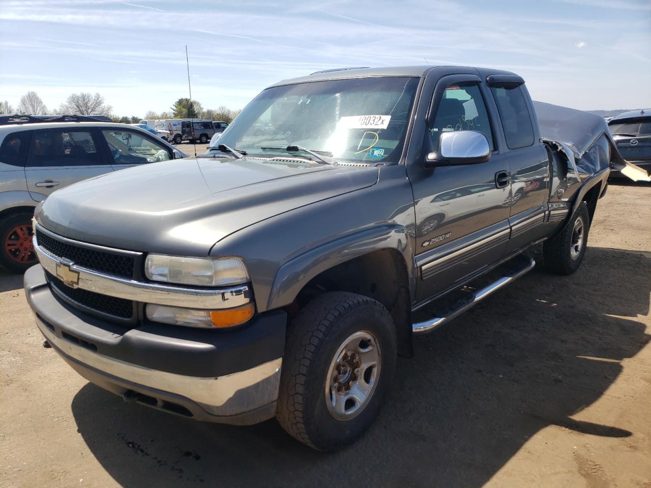 Photo 2 from auction – 2002 CHEVROLET SILVERADO with VIN 1GCHK29UX2E193066