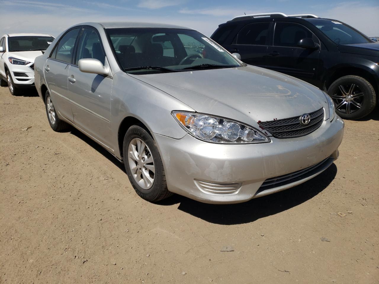 TOYOTA CAMRY LE 2005 with VIN 4T1BF32K55U600810 - Photo from auction