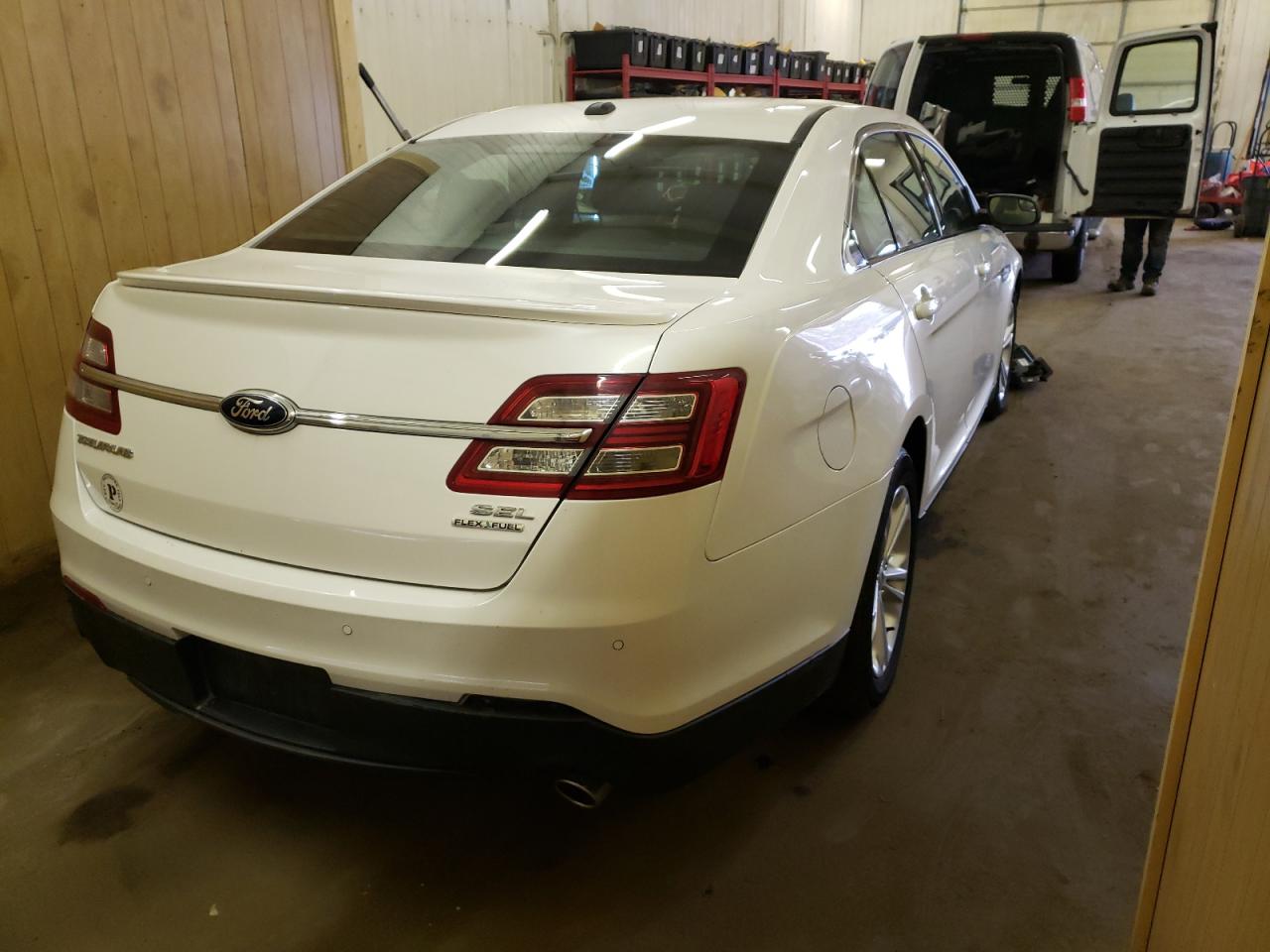 Photo 4 from auction – 2013 FORD TAURUS SEL with VIN 1FAHP2E84DG184256