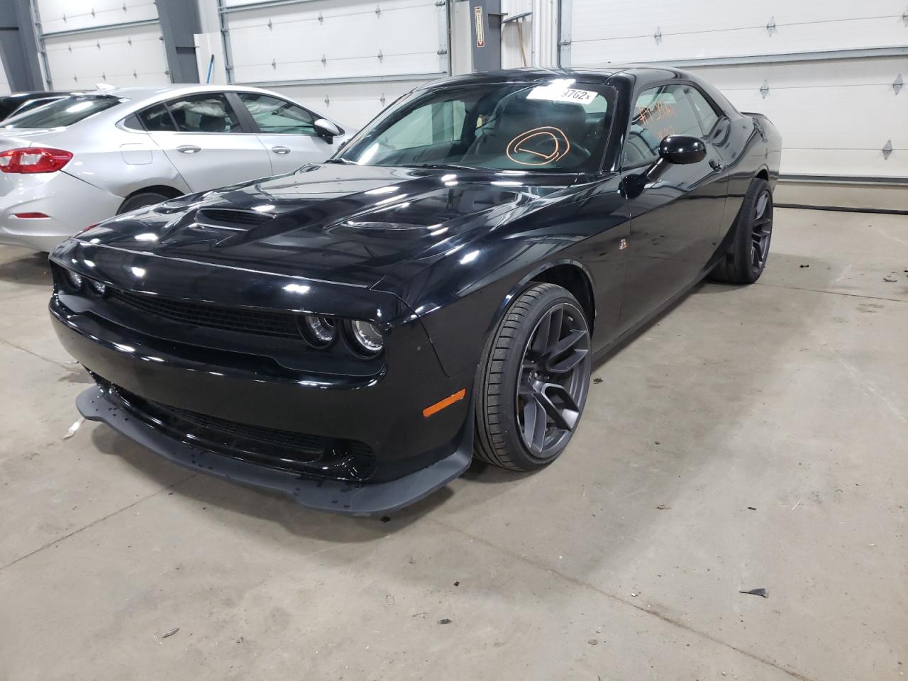 Photo 2 from auction – 2016 DODGE CHALLENGER with VIN 2C3CDZFJ2GH288913