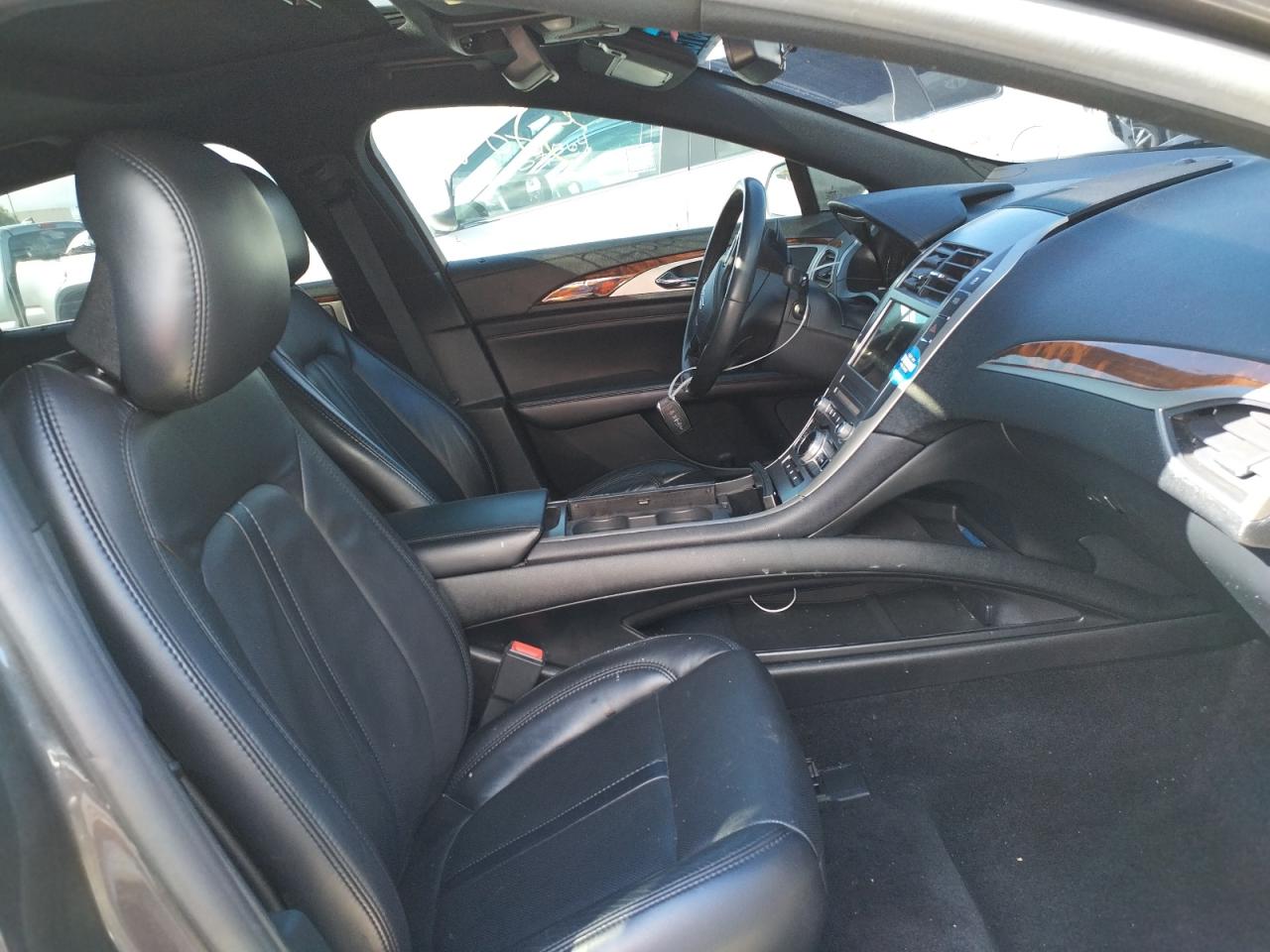 Photo 5 from auction – 2017 LINCOLN MKZ RESERV with VIN 3LN6L5E91HR663722