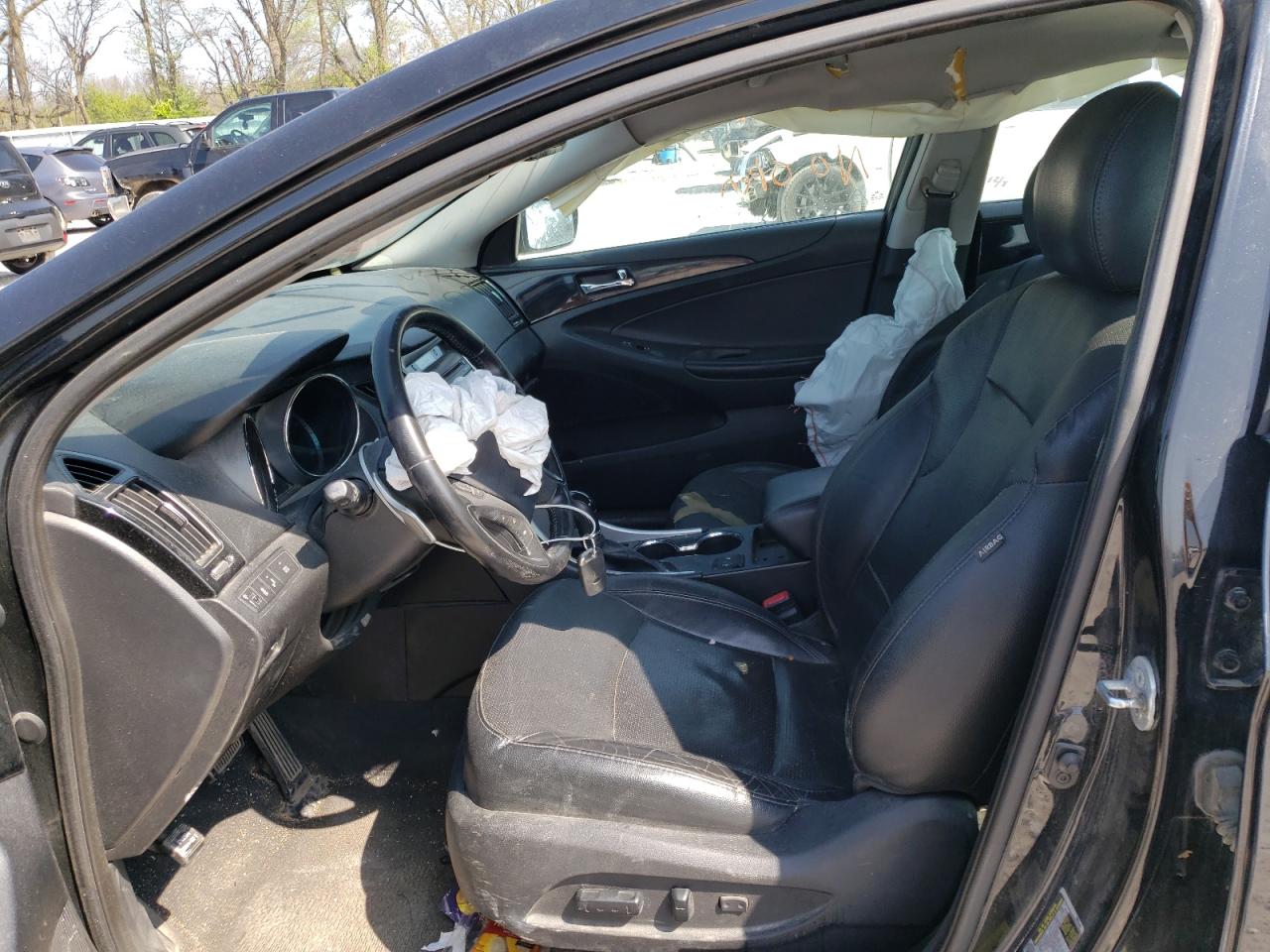 Photo 5 from auction – 2014 HYUNDAI SONATA SE with VIN 5NPEC4AB5EH854724