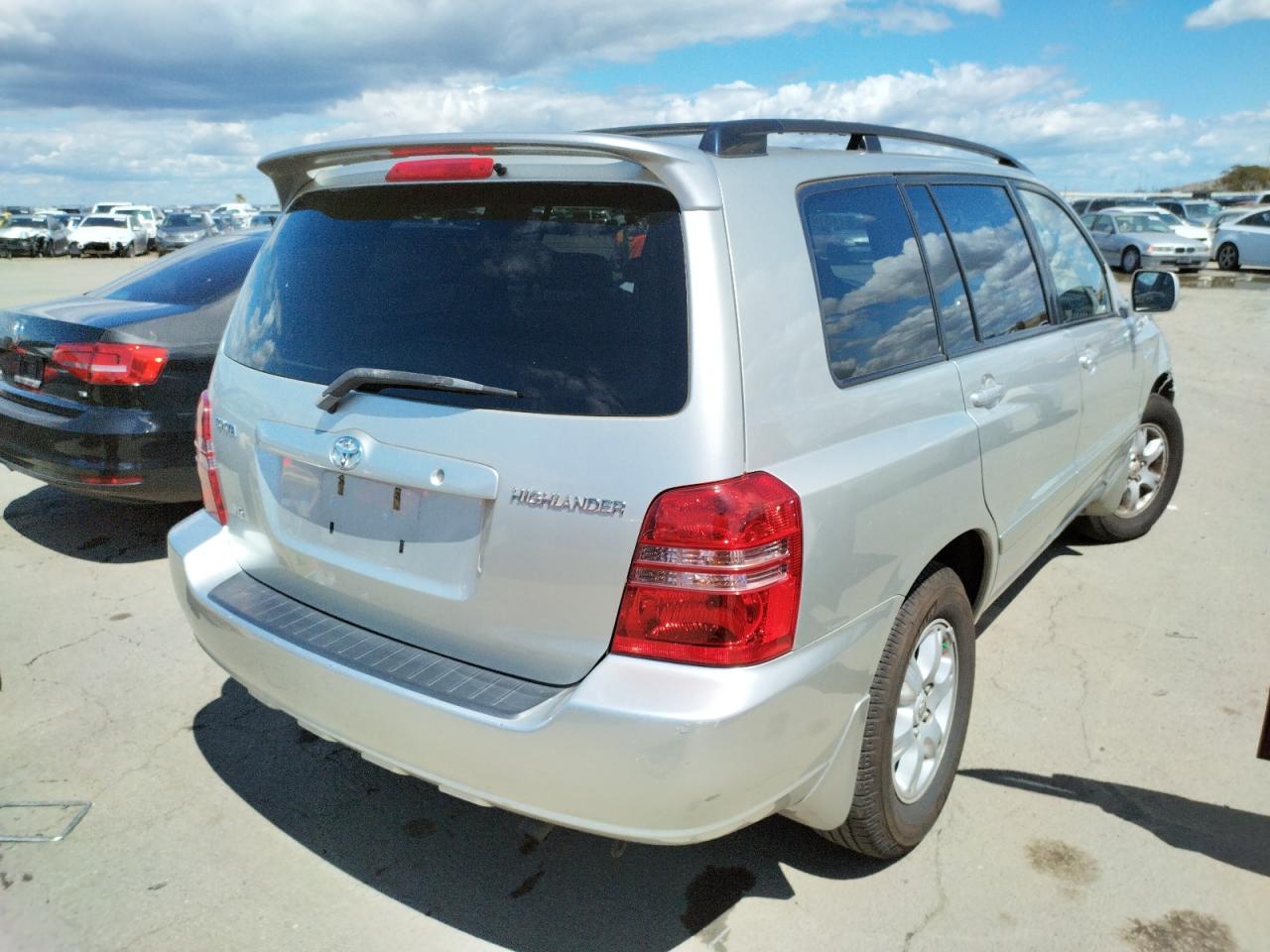 Photo 4 from auction – 2003 TOYOTA HIGHLANDER with VIN JTEGF21A430120111