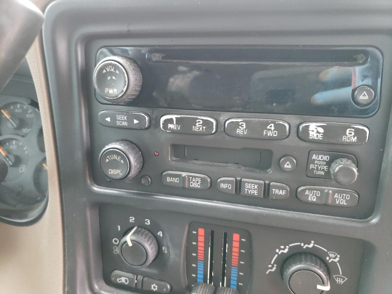 Photo 9 from auction – 2004 GMC YUKON with VIN 1GKEK13Z84J113747