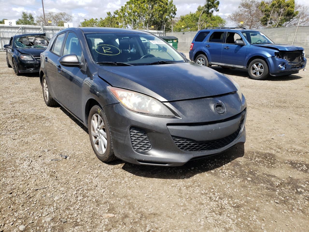 MAZDA 3 I 2012 with VIN JM1BL1L8XC1610901 - Photo from auction